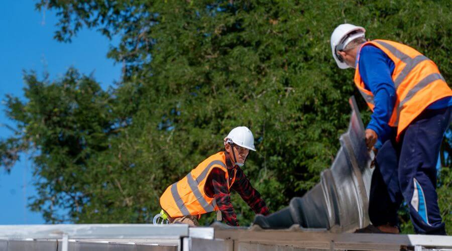 Professional gutter cleaning in Concord, AR